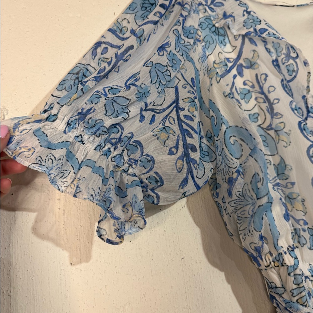 LC Lauren Conrad Blue and White Floral Maxi Dress - Picture 4 of 4
